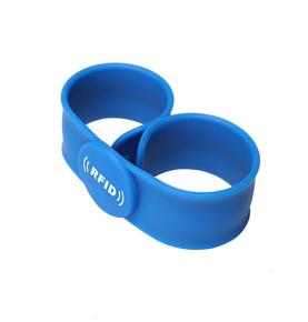 Páirc Siamsaíochta Uisce Cárta Wrist Cárta RFID Cárta Wristband Silicone Is féidir le Cárta Glas Cliste Litreoireacht a phriontáil