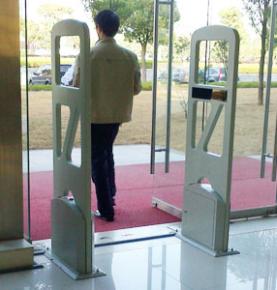 Réiteach Sínithe Isteach Tinreamh Comhdhála RFID
