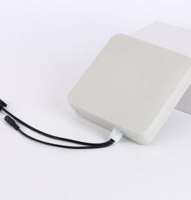 Léitheoir Gníomhach 2.45GHz RFID 2.4G Stáisiún Bunáite 4G Léitheoir Cumarsáide Baile Feithicle Leictreach agus Baile-Scoile