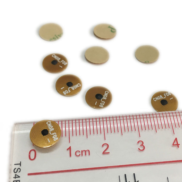 Solúbtha lipéad leictreonach FPC trastomhas 8MM jewelry sliseanna pacáistiú lipéad frith-ghóchumtha roghnach lipéad frith-mhiotail NFC 2 