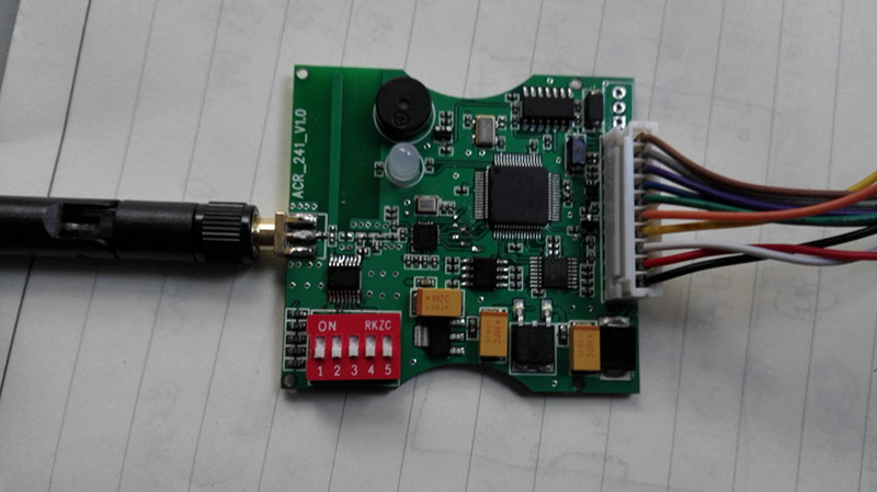 2.4g modúl rfid léitheoir cárta modúl fad-achair gan sreang léitheoir modúl modúl leabaithe gníomhach