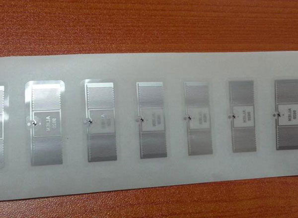 Clib leictreonach UHF tag RFID inlay fliuch chlib UHF clib leictreonach H4 tag