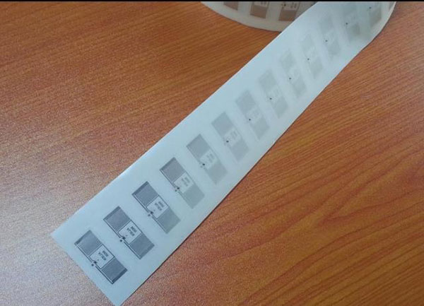 Clib leictreonach UHF tag RFID inleagadh fliuch Clib UHF clib leictreonach RFID H4 chlib 3