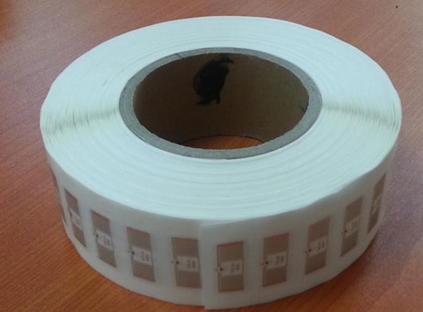 Clib leictreonach UHF tag RFID inleagadh fliuch Clib UHF clib leictreonach RFID H4 chlib 9